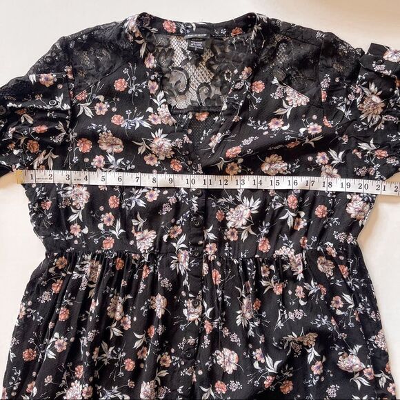 Torrid Floral Lace Tunic Blouse Size 0 - Picture 6 of 7